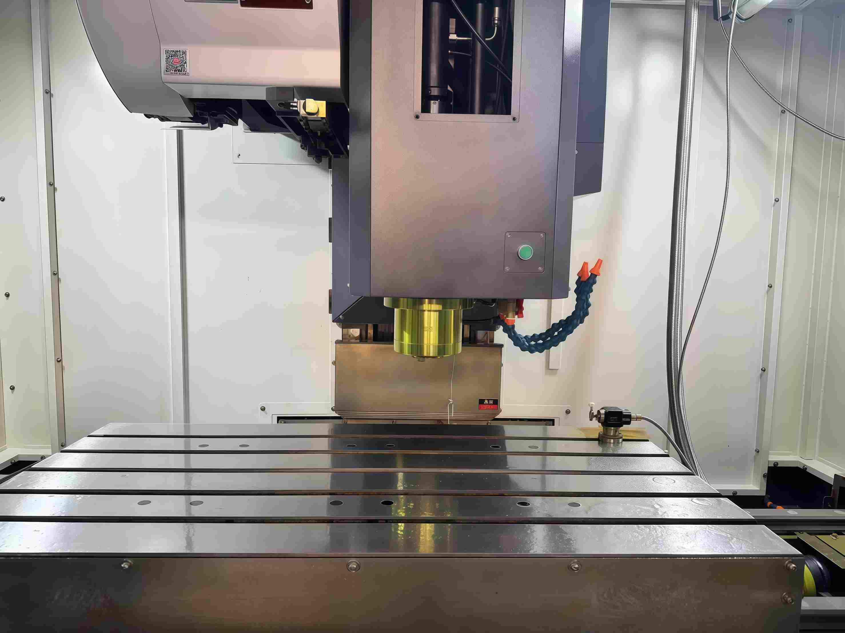 Centro de Usinagem Vertical VMC1160