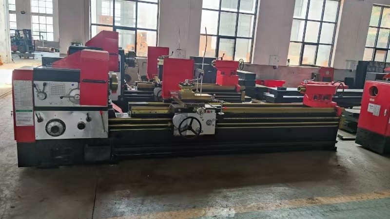 Manual universal lathes Manual universal lathes