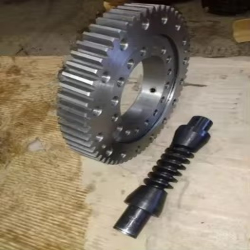 YK3180E 4-axis CNC gear hobbing machine